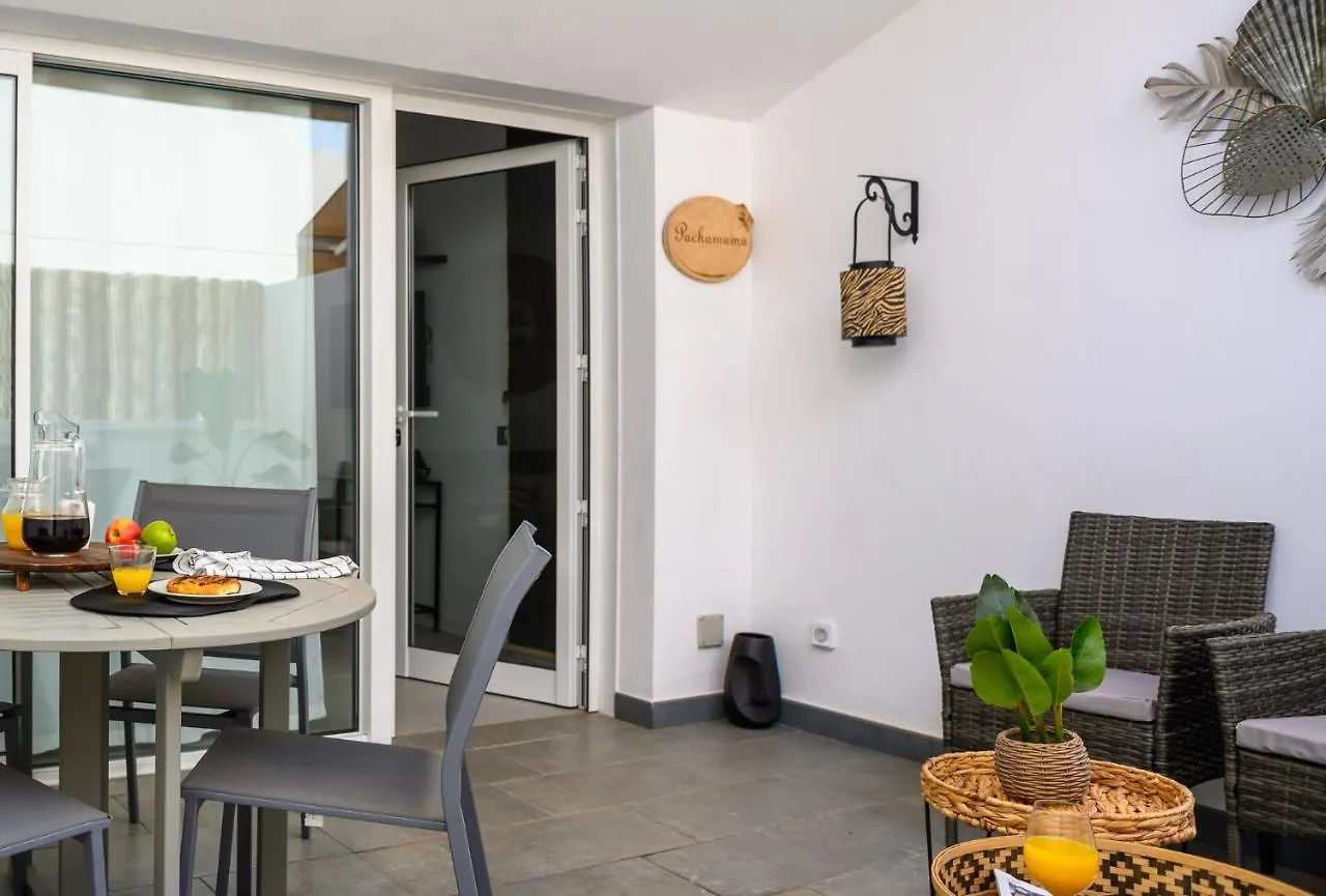 Pachamama House-Near The Beach, Fast Wifi, Air-Con And Sat Tv Playa Blanca